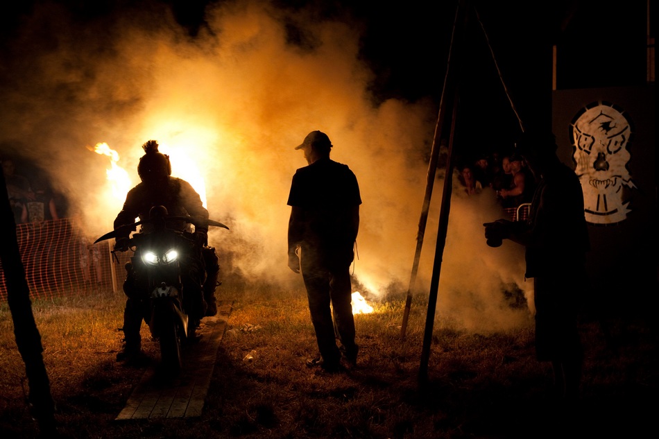 纪实摄影：比利时飞车党