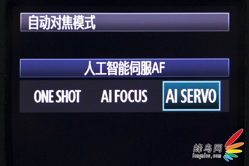 如何拍摄高速赛车 佳能小三元实拍小技巧 如何使用佳能小三元拍摄动感赛车