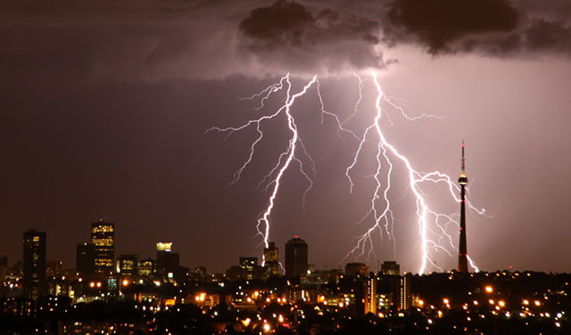 摄影教程:5个拍摄闪电的实用小窍门