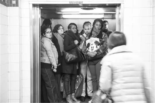 Danny Wilcox Frazier:拥挤时段 08.jpg