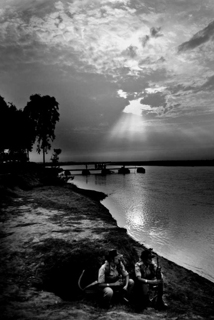 战争让女人走开，印度偏说不！