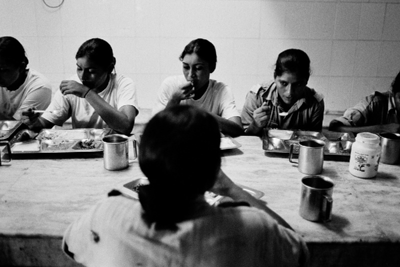 战争让女人走开，印度偏说不！