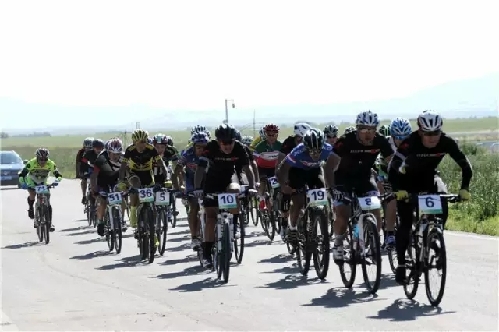 第二届中国新疆?昭苏公路自行车赛圆满落幕