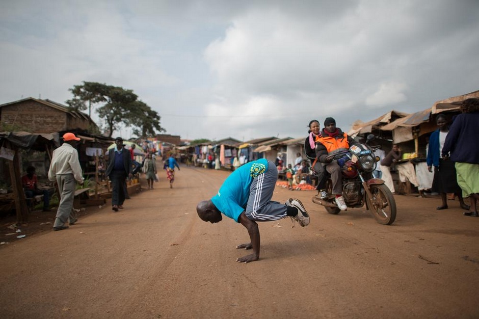 平民窟里的瑜伽师