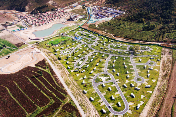 “喜迎党的十九大——航拍中国”活动第三站在海坨山举行 “喜迎党的十九大——航拍中国”活动第三站在海坨山举行