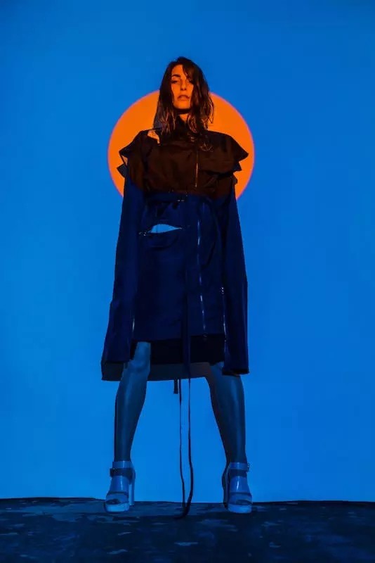 没有高端的造型灯怎么办？不妨试试投影仪吧