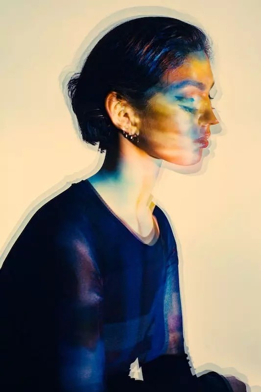 没有高端的造型灯怎么办？不妨试试投影仪吧