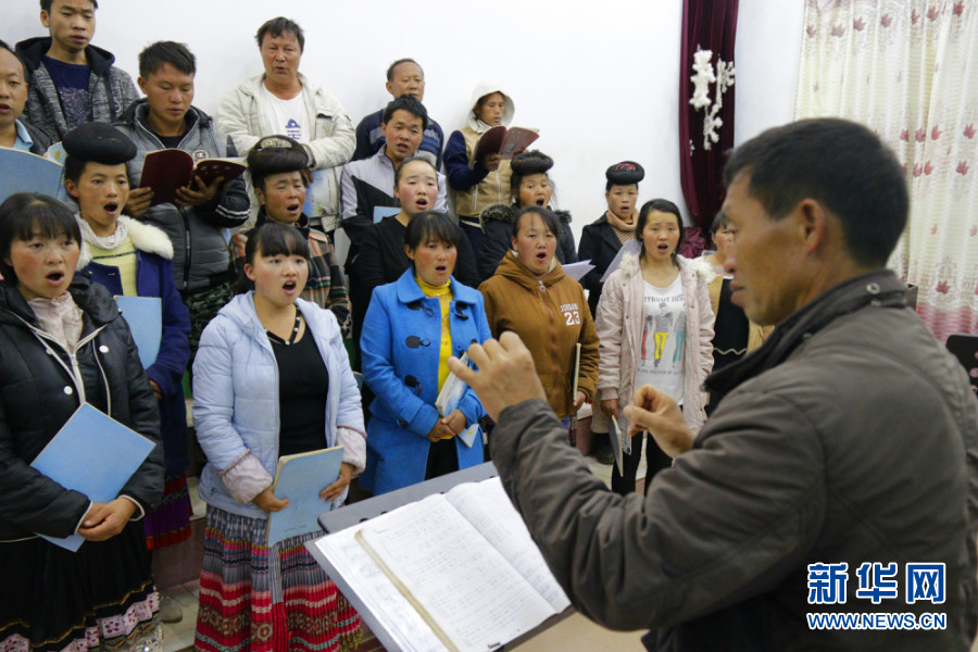 “拿起锄头干活，放下锄头唱歌”——他们从田间地头唱到国际舞台