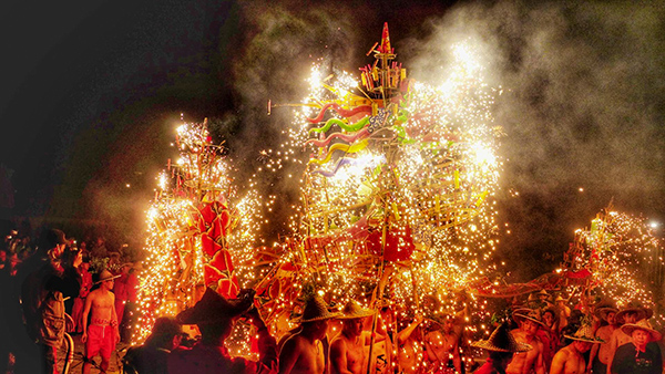 揭阳火龙劲舞闹新春 揭阳火龙劲舞闹新春