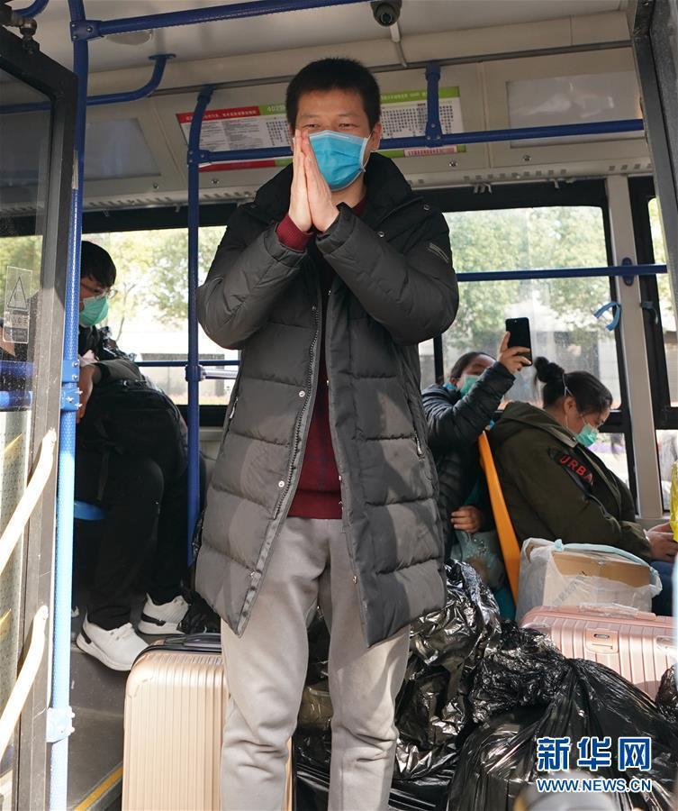 （聚焦疫情防控）（10）出舱了！