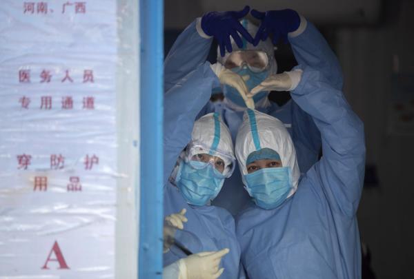 白衣战士，你的名字写满了这个春天！