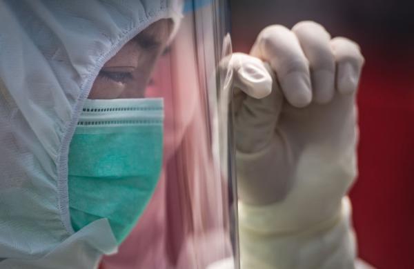 白衣战士，你的名字写满了这个春天！