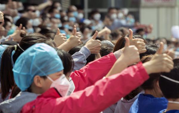 白衣战士，你的名字写满了这个春天！