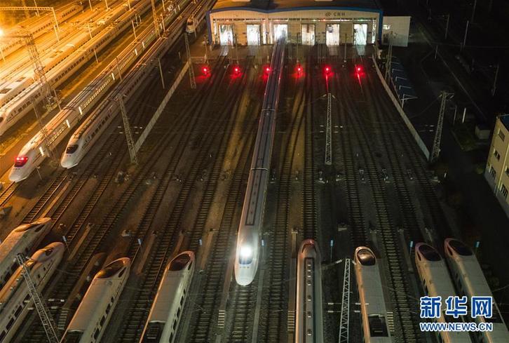 （聚焦疫情防控）（5）武汉“解封”后开往湖北省内的首趟列车始发