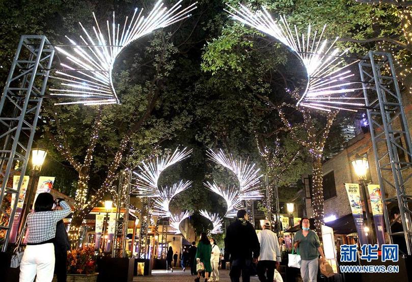 （社会）（1）“光影上?！?璀璨缤纷