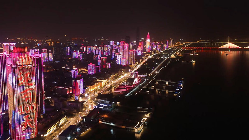 湖北武汉：无人机+灯光秀为庆祝中国共产党建党100周年营造良好氛围【4】