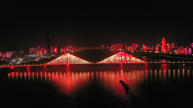 湖北武汉：无人机+灯光秀为庆祝中国共产党建党100周年营造良好氛围【9】