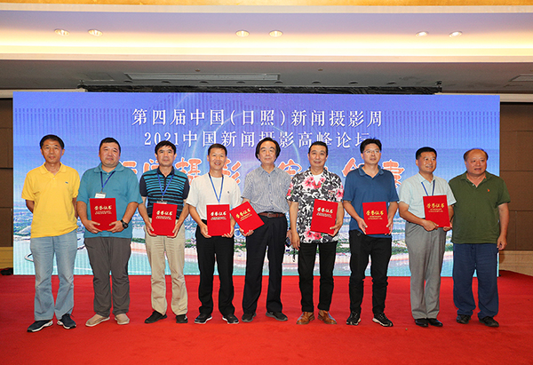 “生活在日照就是幸?！毙挛派阌白髌废殖∑姥〗峁蚁?  border=