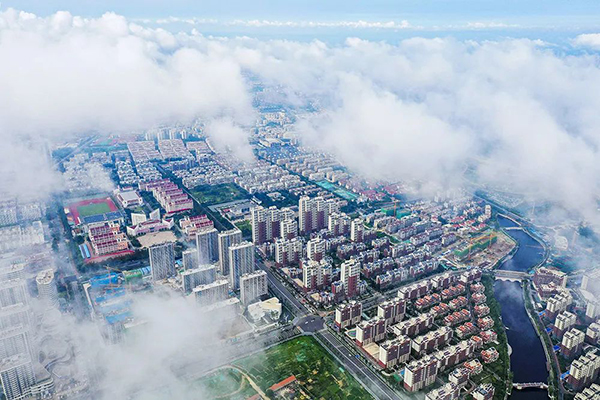 “生活在日照就是幸?！毙挛派阌白髌废殖∑姥〗峁蚁?  border=