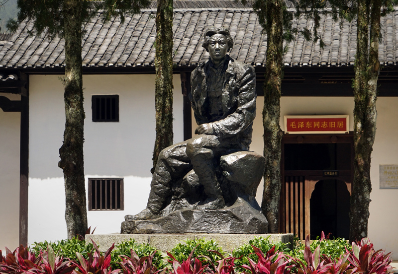 从“石库门”到“天安门”——中国革命圣地巡礼