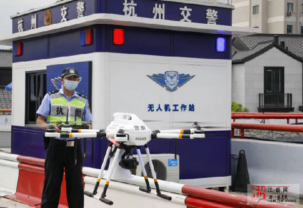 杭州:无人机中队助力高架执法 _Z4A8710.jpg