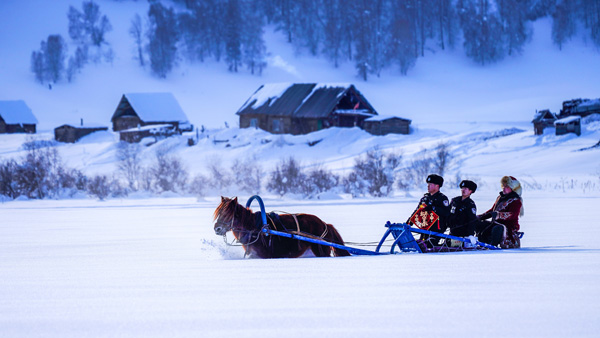 2022年旺旺杯“春节七天乐”新闻摄影征集活动定评会举行 2022年旺旺杯“春节七天乐”新闻摄影征集活动定评会举行
