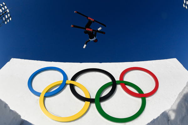 2022年旺旺杯“春节七天乐”新闻摄影征集活动定评会举行 2022年旺旺杯“春节七天乐”新闻摄影征集活动定评会举行