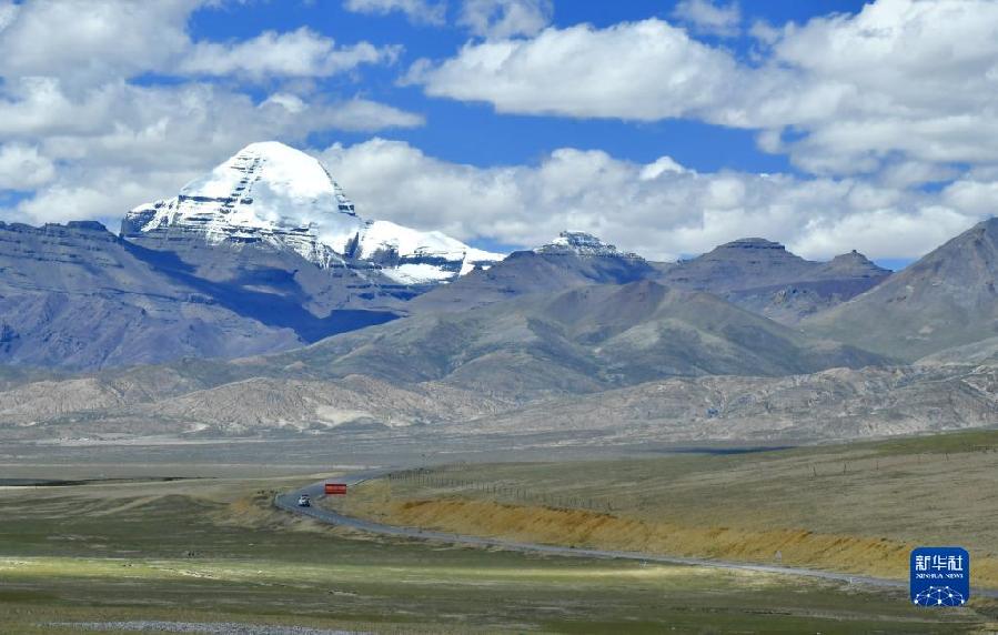 西藏阿里:高原夏日生机盎然