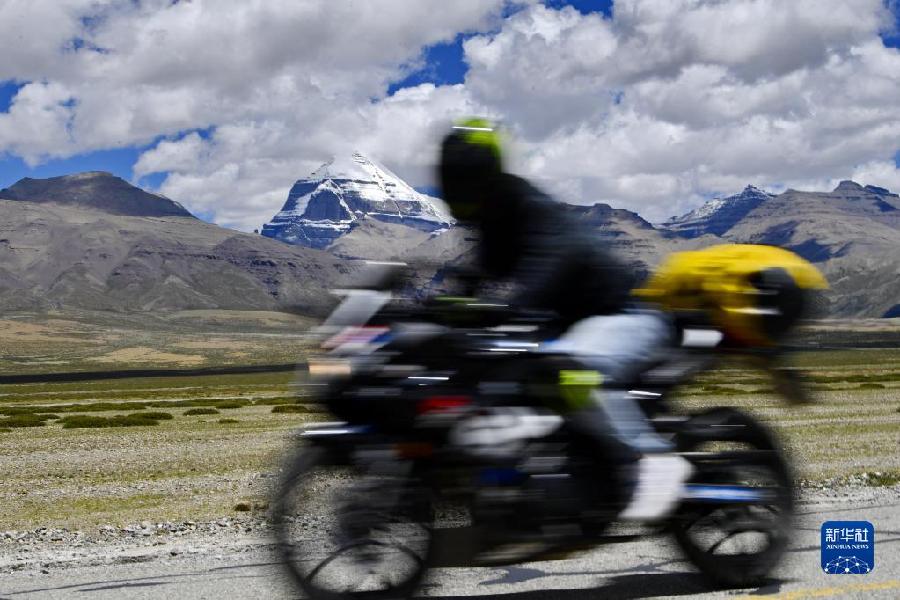 西藏阿里:高原夏日生机盎然