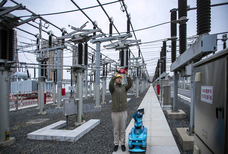 江苏泰州:坚守岗位过除夕 江苏泰州:坚守岗位过除夕