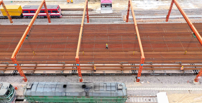 除夕，他们奋战在贵南高铁建设工地