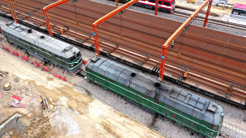 除夕，他们奋战在贵南高铁建设工地