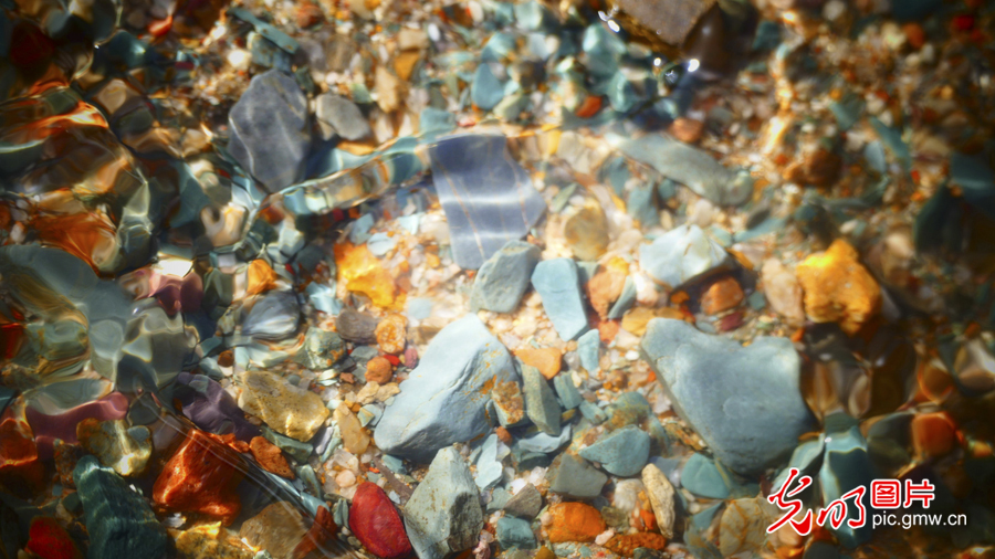 甘肃：探访祁连山——高台马营河大峡谷、小泉丹霞