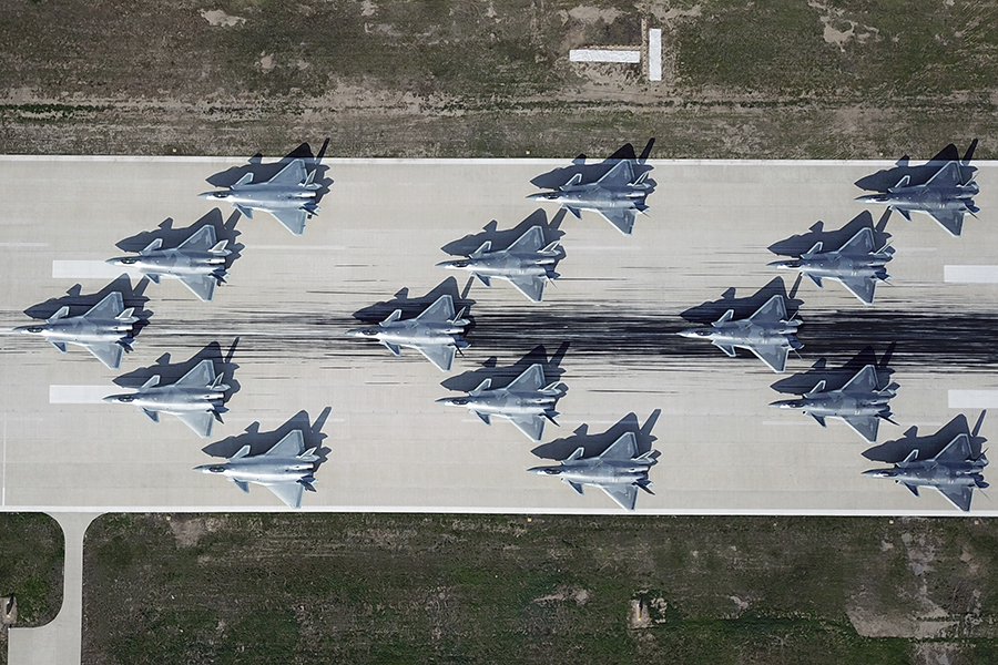 铁翼护航新时代——中国空军歼-20战斗机影像志