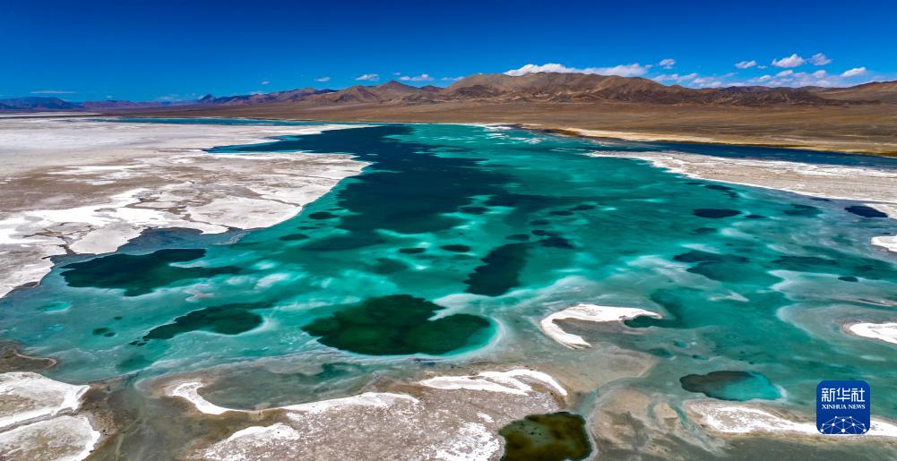 西藏阿里:瑰丽的大地与湖泊