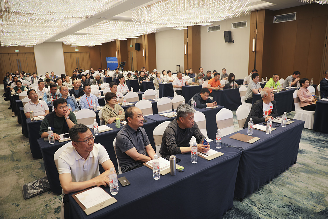 融媒体时代的新闻摄影研讨会在日照举行