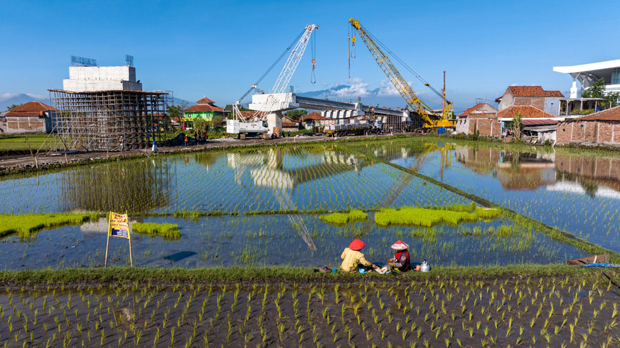 感受“中国速度”！东南亚首条高铁雅万高铁开通运行