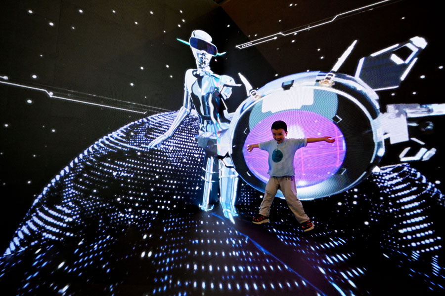 AI 替代人类还是智启未来？