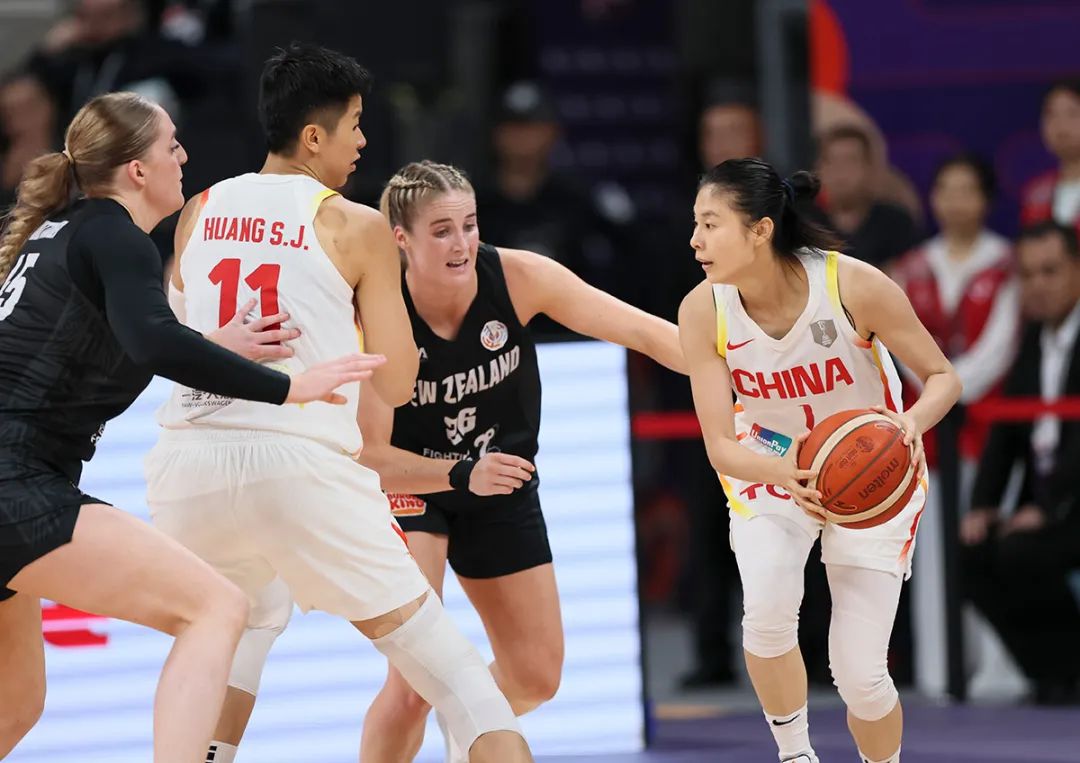 女篮亚洲杯:中国队85:51力压新西兰队