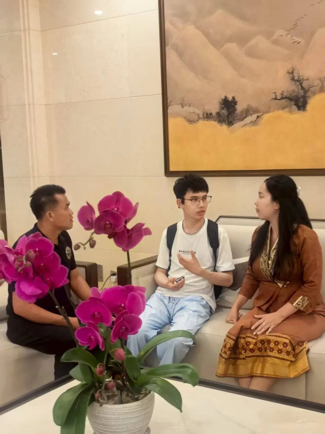 我是记者·我在现?。と巳毡ㄊ泳跏悠挡?025记者节特别策划