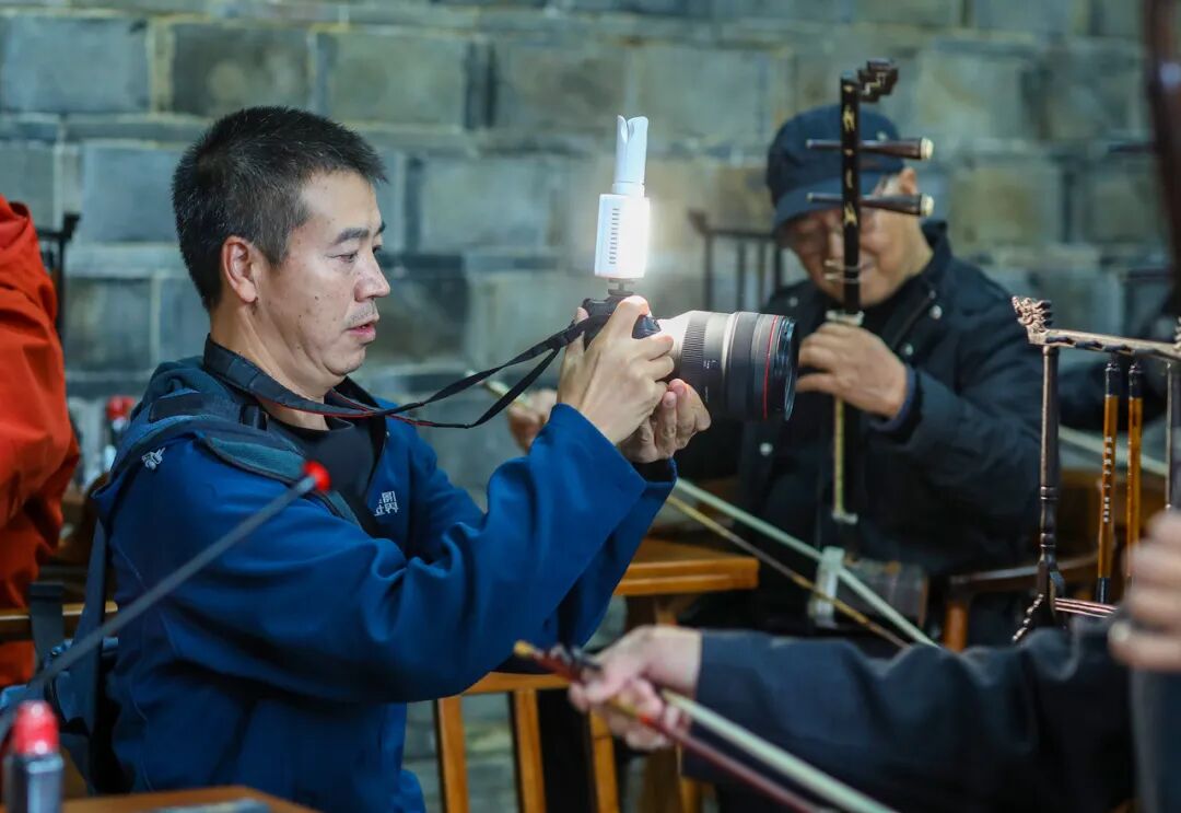我是记者·我在现?。と巳毡ㄊ泳跏悠挡?025记者节特别策划