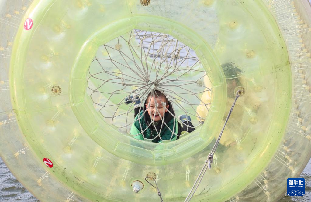 足不出户！镜头带你乐享各地多彩假期